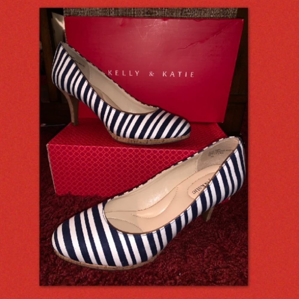 Never worn! Kelly & Katie